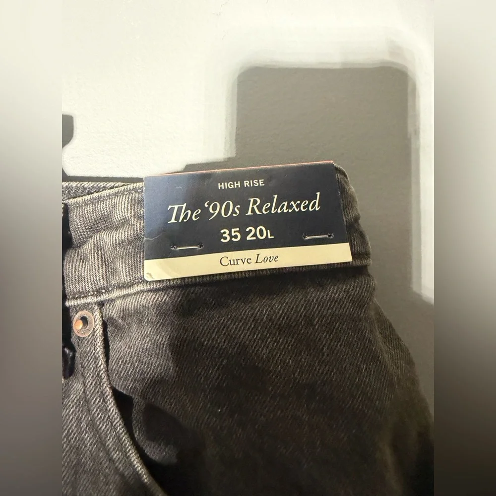 Abercrombie & Fitch High Rise 90s Relaxed Raw Hem Jean Size 35/20 Long - Picture 4 of 6